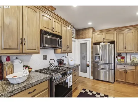 14609 NW Blackthorne Lane Portland OR 97229