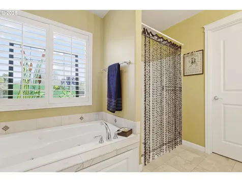 14609 NW Blackthorne Lane Portland OR 97229