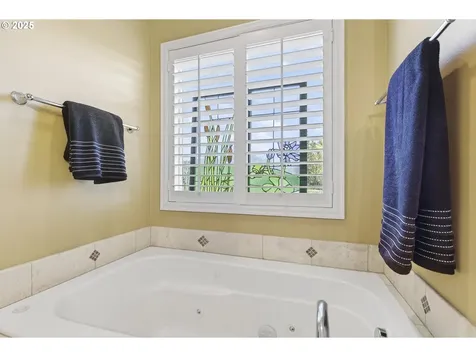14609 NW Blackthorne Lane Portland OR 97229