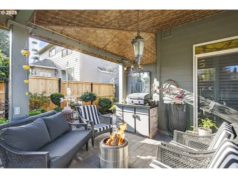 14609 NW Blackthorne Lane Portland OR 97229