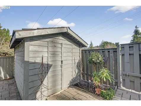 14609 NW Blackthorne Lane Portland OR 97229