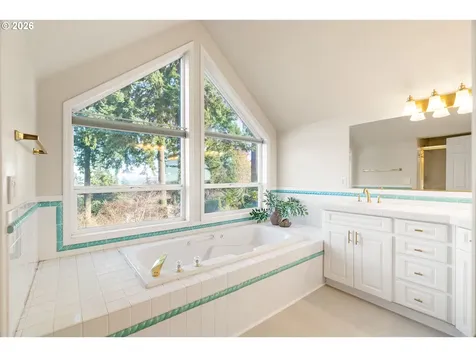 5555 Summit Street West Linn OR 97068