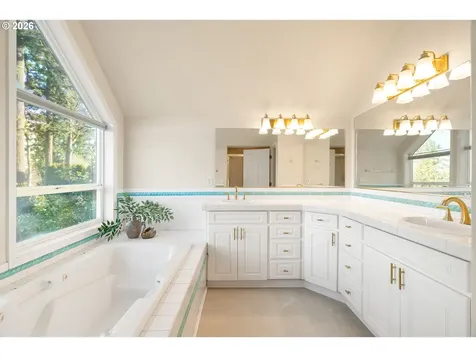 5555 Summit Street West Linn OR 97068