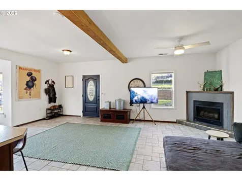777 Oak Street Oakland OR 97462