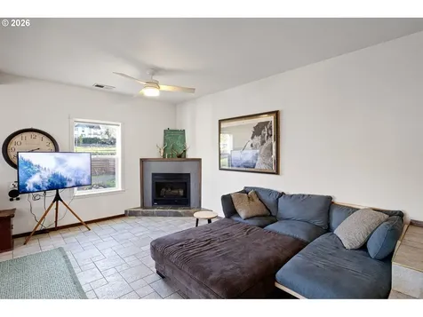 777 Oak Street Oakland OR 97462