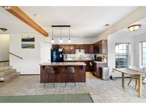 777 Oak Street Oakland OR 97462