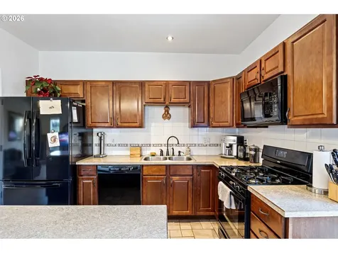 777 Oak Street Oakland OR 97462