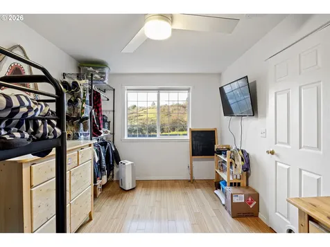 777 Oak Street Oakland OR 97462