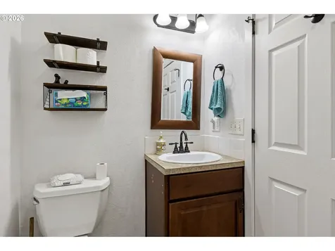 777 Oak Street Oakland OR 97462