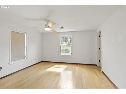 777 Oak Street Oakland OR 97462