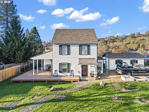 777 Oak Street Oakland OR 97462