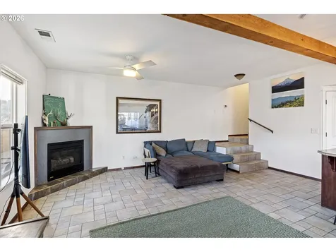 777 Oak Street Oakland OR 97462