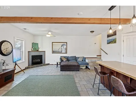 777 Oak Street Oakland OR 97462