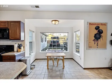 777 Oak Street Oakland OR 97462