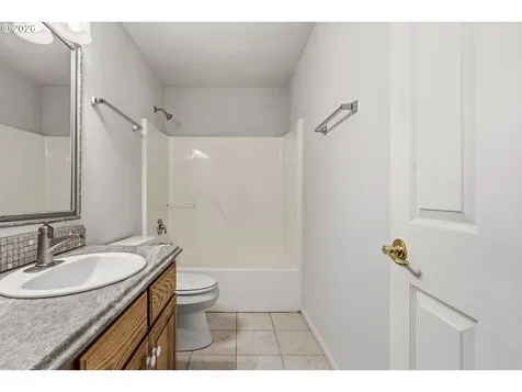 2676 Westlake Avenue Sutherlin OR 97479