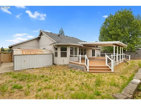 2676 Westlake Avenue Sutherlin OR 97479