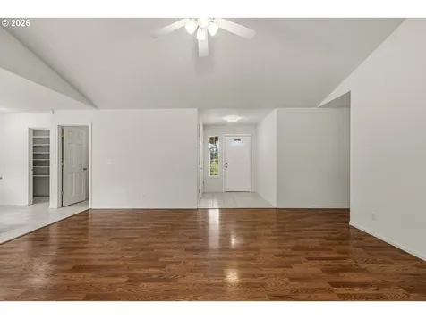 2676 Westlake Avenue Sutherlin OR 97479