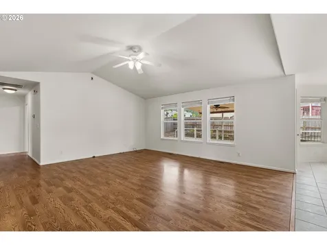 2676 Westlake Avenue Sutherlin OR 97479