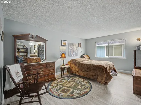 1837 NE 148th Place Portland OR 97230