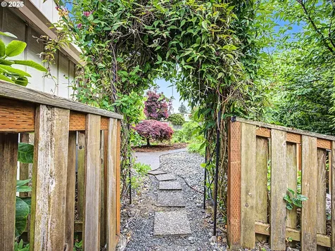 1837 NE 148th Place Portland OR 97230