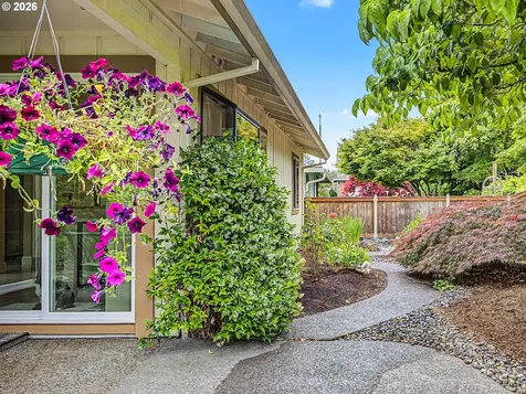 1837 NE 148th Place Portland OR 97230