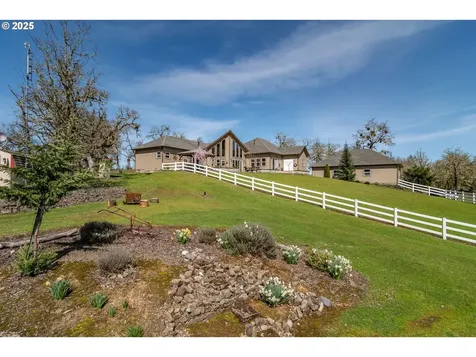 1000 Windy Mountain Lane Oakland OR 97462