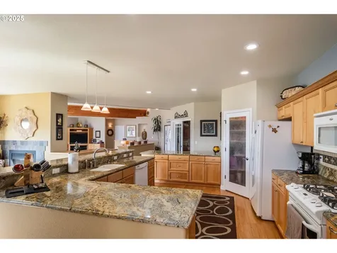 1000 Windy Mountain Lane Oakland OR 97462