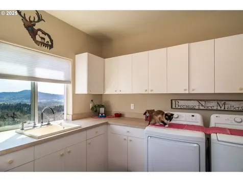 1000 Windy Mountain Lane Oakland OR 97462