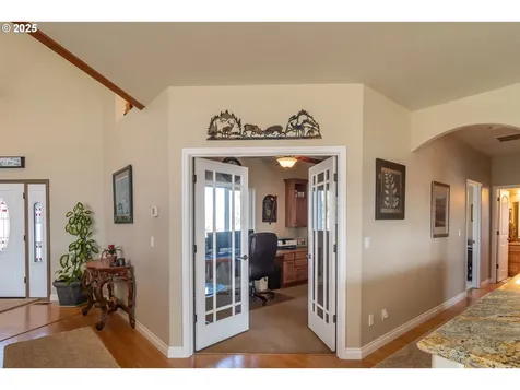 1000 Windy Mountain Lane Oakland OR 97462