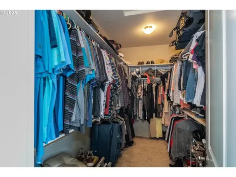 1000 Windy Mountain Lane Oakland OR 97462