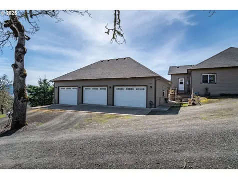 1000 Windy Mountain Lane Oakland OR 97462