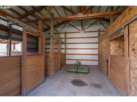1000 Windy Mountain Lane Oakland OR 97462