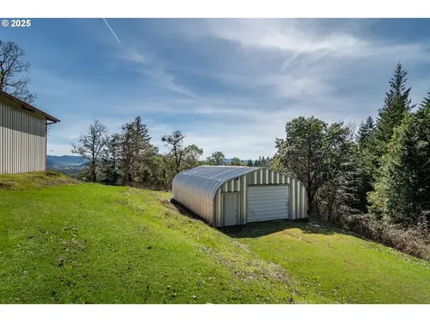 1000 Windy Mountain Lane Oakland OR 97462