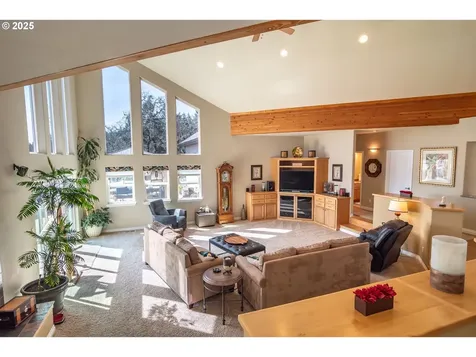 1000 Windy Mountain Lane Oakland OR 97462
