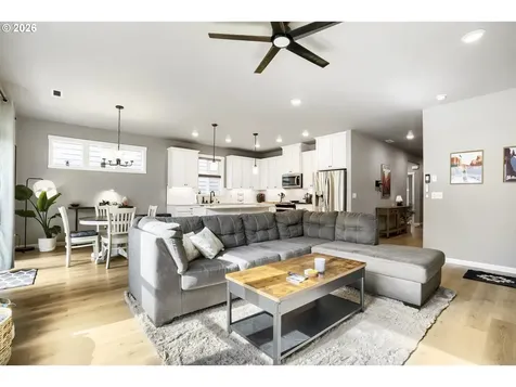 12815 NE 64th Avenue Vancouver WA 98686