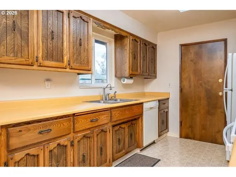 6943 SE Tenino Street Portland OR 97206
