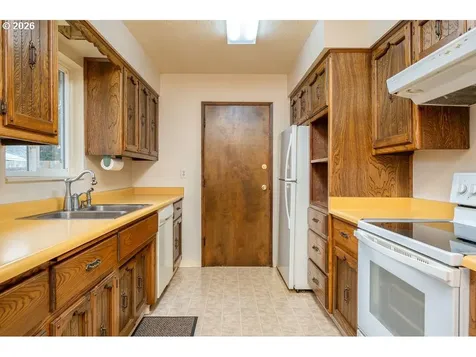 6943 SE Tenino Street Portland OR 97206