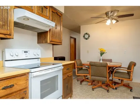 6943 SE Tenino Street Portland OR 97206