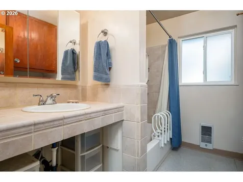 6943 SE Tenino Street Portland OR 97206