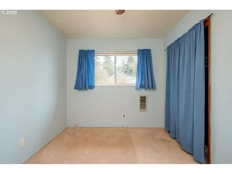 6943 SE Tenino Street Portland OR 97206
