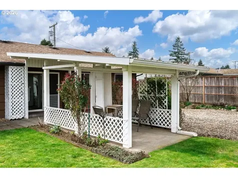 6943 SE Tenino Street Portland OR 97206