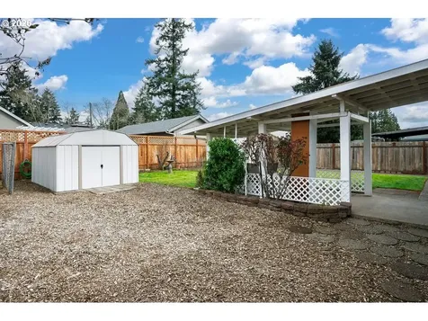 6943 SE Tenino Street Portland OR 97206