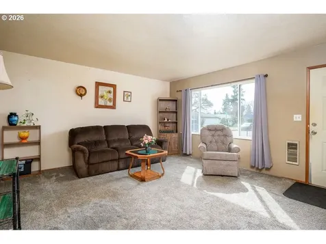 6943 SE Tenino Street Portland OR 97206