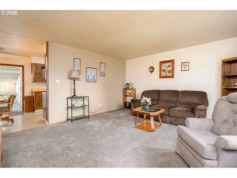6943 SE Tenino Street Portland OR 97206
