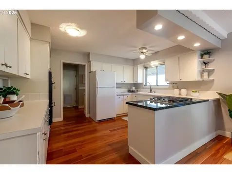 8847 SW Bohmann Parkway Portland OR 97223