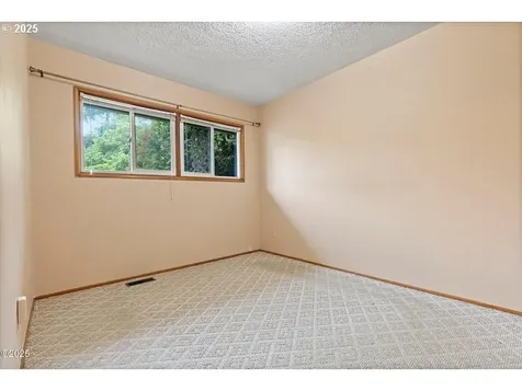 635 NE 192nd Avenue Portland OR 97230