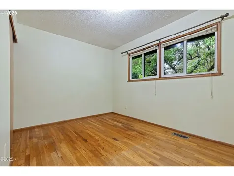 635 NE 192nd Avenue Portland OR 97230