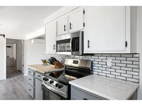 1267 Kenray Loop Springfield OR 97477
