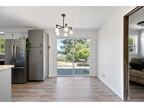 1267 Kenray Loop Springfield OR 97477