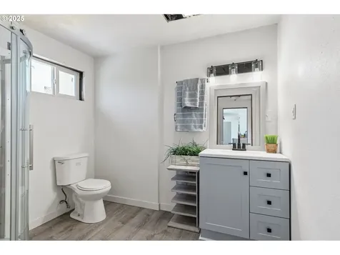1267 Kenray Loop Springfield OR 97477